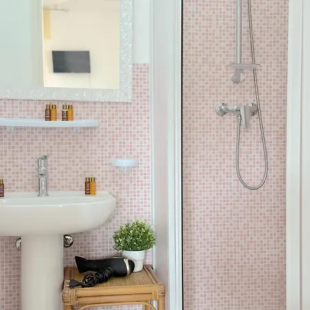 Only Teens - Baia Apartment *